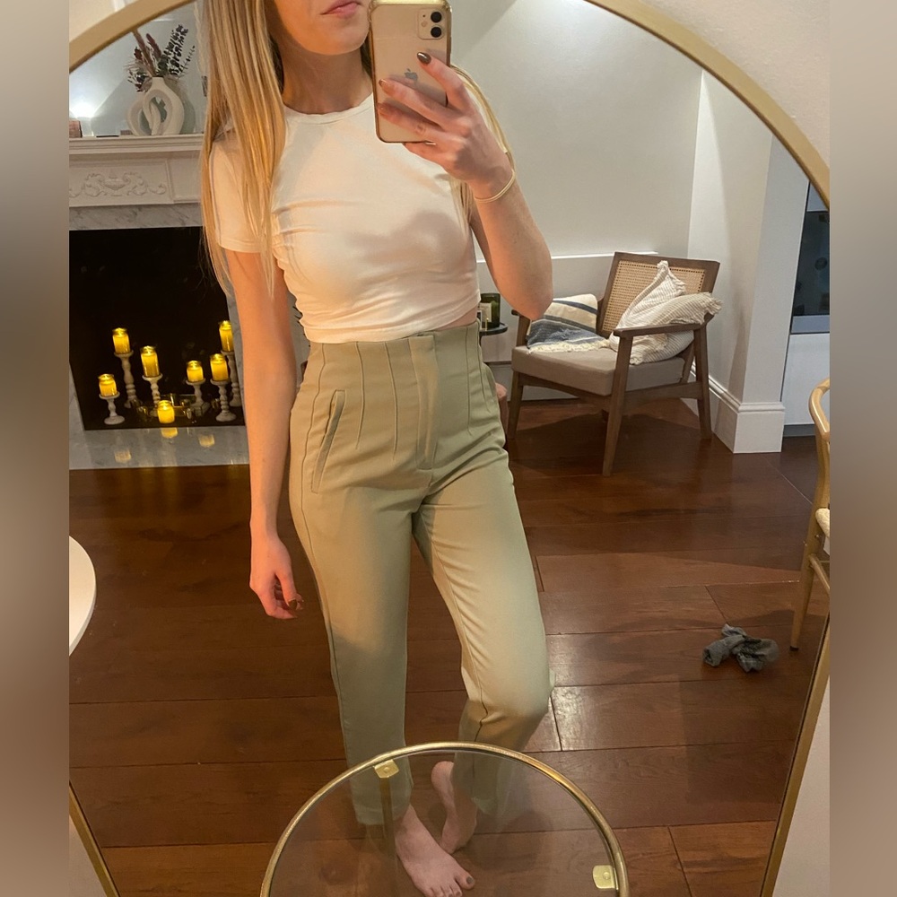 Pale green high-rise pleated pant